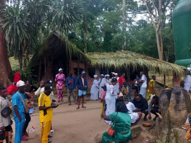 Awọn eeyan leti odo Ọṣun nibi ọdun Ọṣun oṣogbo 