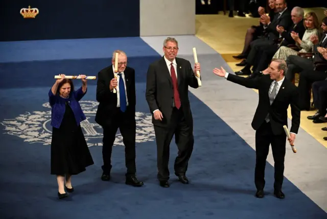 En 2024 el Premio Princesa de Asturias de Investigación Científica y Técnica fue para Daniel J. Drucker, Jeffrey M. Friedman, Joel F. Habener, Jens Juul Holst y Svetlana Mojsov.