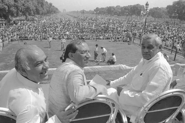 वाजपेयी, खुराना और वीके मल्होत्रा