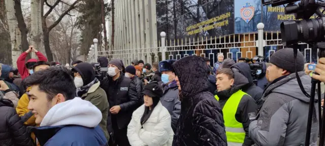 Болот Темировду колдоо митинги