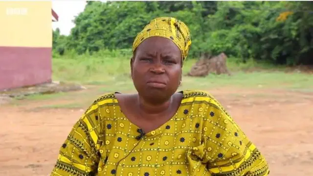 Bunmi Ojo wọ ankara alawọ yẹlo to jẹ iro ati buba ati gele