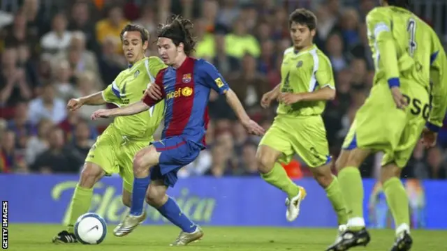 Lionel Messi scores against Getafe in 2007