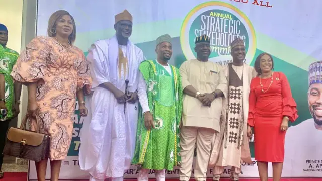 A﻿COMORAN President for di Stakeholders Summit for Abuja, wia dem tell goment dia mind.