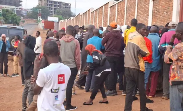 Kuri Lycee urbain Gitega, abanyagihugu bari bashitse hakiri kare ku biro vy'itora, aha bari barindiriye ko igikorwa gitangura