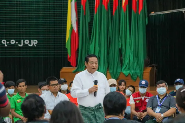 ပြုလုပ်မယ့် နေရာကို သံလွင်လမ်းလို့သာ အဖွဲ့တွေအကြားသိရှိခဲ့ရပေမယ့် ရောက်ရှိတဲ့အချိန်မှာတော့ ပြည်ခိုင်ဖြိုးပါတီဆိုင်းဘုတ်နဲ့ ရုံးကိုတွေ့ရှိခဲ့ကြရတာလို့ တက်ရောက်ခဲ့တဲ့အသင်းတွေနဲ့ မတက်ဖြစ်ခဲ့တဲ့ အသင်းတွေဘက်က သိရပါတယ်။