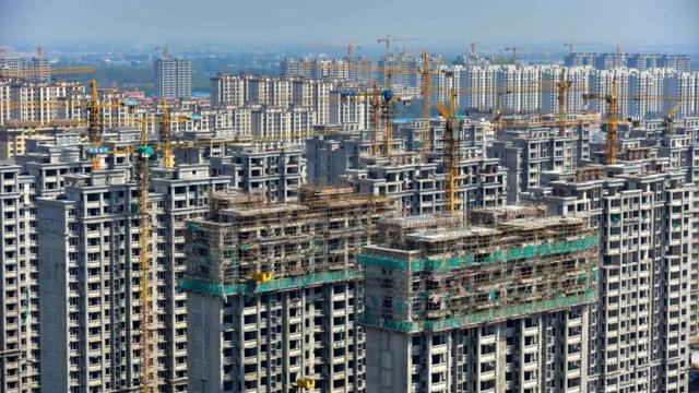 Edifícios sendo construídos na China