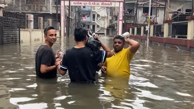 વરસાદ, સુરત, બીબીસી ગુજરાતી
