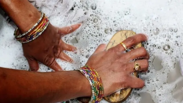 मोलकरीण