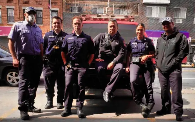 Anthony Almojera y su equipo