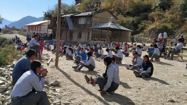 हुम्लामा हिमपात