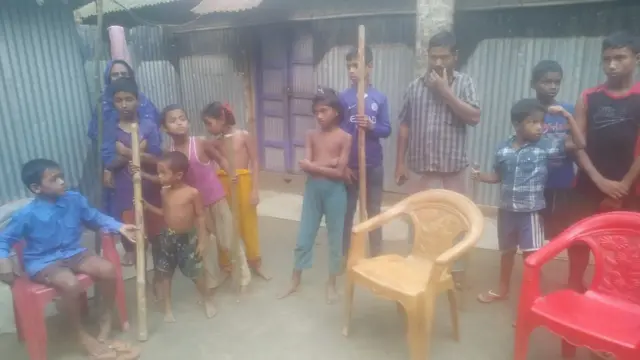 লাঠিসহ পাহারা বসানো হয়েছে এলাকায়