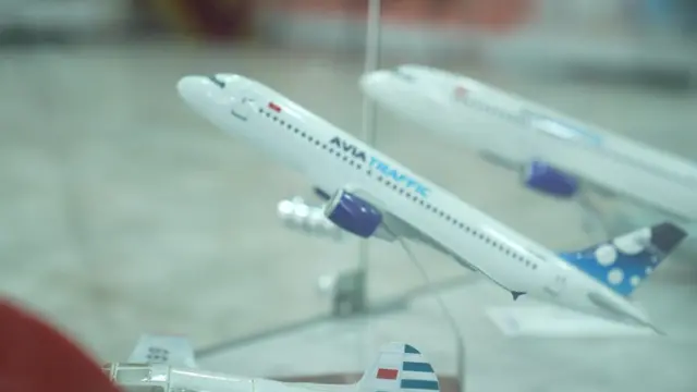 "Эгемендик алгандан кийин союздун аэрофлотунан бөлүндүк..."