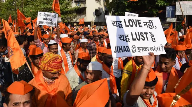 লাভ জিহাদ কথাটি হিন্দুত্ববাদীরা অনেকদিন ধরেই বলছেন, তবে ভূমি জিহাদটা নতুন শব্দ