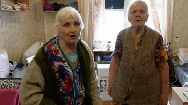 యుద్ధం ముగించాలని కొందరు మహిళల విజ్ఞప్తి