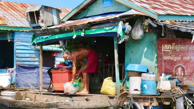 Khoảng 2000 hộ dân gốc Việt buộc phải đi tái di cư lên bờ