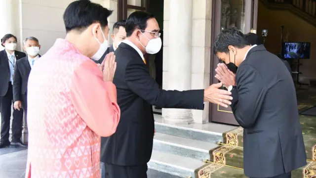 ผู้ว่าฯ กทม. และนายกเมืองพัทยาไหว้ลานายกฯ