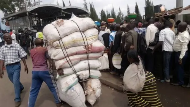 Ubucuruzi bwambukiranya imipaka hagati y'u Rwanda na Congo: Abashakashatsi bavuga ko ibiciro ku masoko byazamutse ku kigero cya 30% hagati ya 2010 na 2014, bivuze ko ubukene bwazamutse, butamanutse