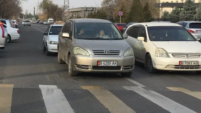 Кыргызстанда канча унаа эски же зыяндуу деген эсеп жок