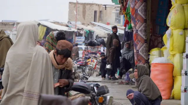 د سنګین مرکزي بازار بیا را ژوندی او له ګڼې ګوڼې ډک دی