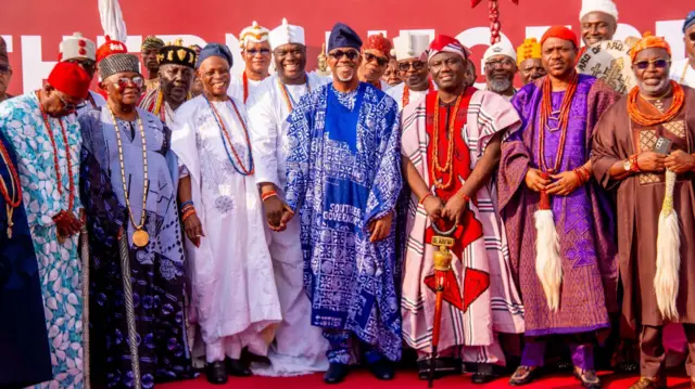 Awon lobaloba pelu Gomina Dapo Abiodun to gba alejo ipade naa