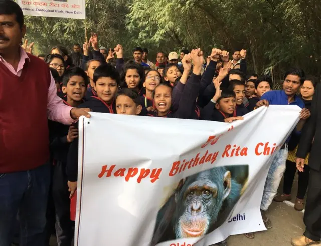 ర్యాలీ చేస్తున్న విద్యార్థులు