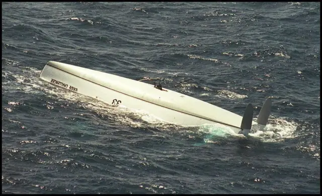 Una foto aérea del velero Exide Challenger