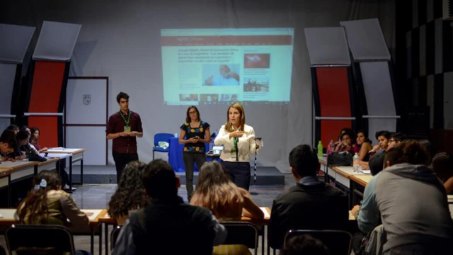 Periodistas de BBC Mundo en un taller de periodismo en Querétaro