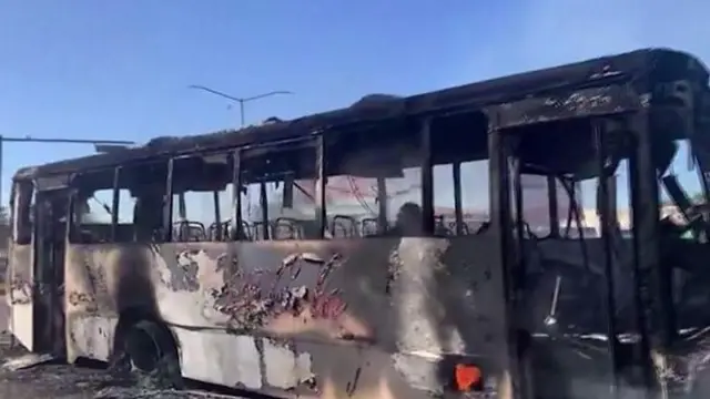 మెక్సికోలో తగలబడిన బస్సు