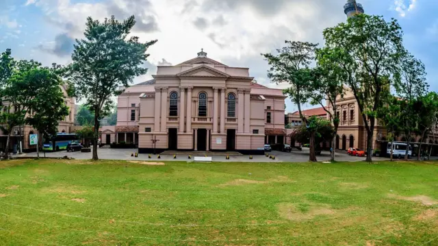 මේ දක්වා අවස්ථා 89කදි පැවති සාන්තුවරයින් ගේ සටනේ ශුරතාවය ශාන්ත ජෝසප් විදුහල අවස්ථා 12 කදී ද, ශාන්ත පීතර විදුහල අවස්ථා 10 කදී ද තමන් සතුකර ගැනීමට සමත්ව ඇත.