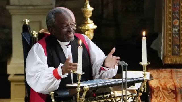 Reverendo Michael Curry, negro, discursa no casamentoaposta presidenteHarry e Meghan