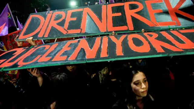 8 Mart 2019'daki gösterilerden bir kare