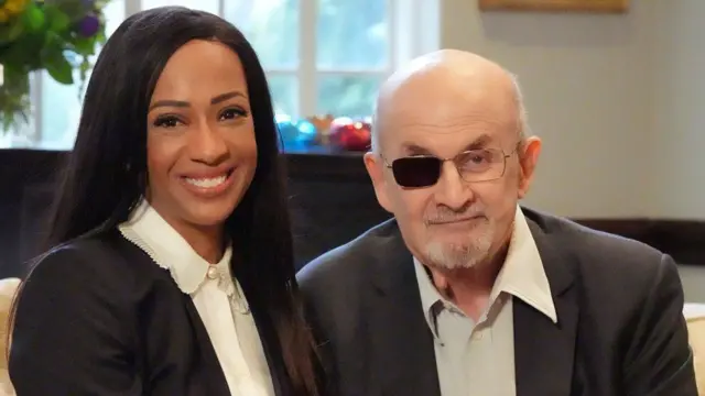 ሰር ሳልማን ሩሽዲ ከባለቤታቸው ራቼል ኤሊዛ ግሪፍትስ ጋር