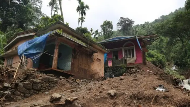 இடிபாடுகள்