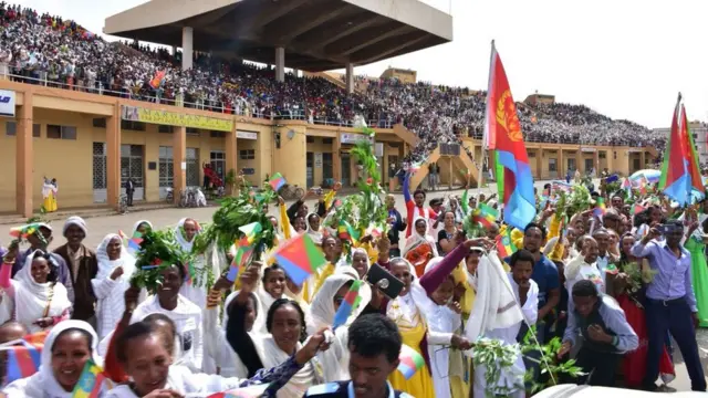 ህዝቢ ንቀዳማይ ሚኒስተር ኣብይ ኣሕመድ ንምቕባል ኣብ ሜዳ ባሕቲ መስከረም 08/07/2018