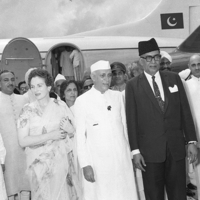 نہرو، فیروض خان نون اور وقار النسا