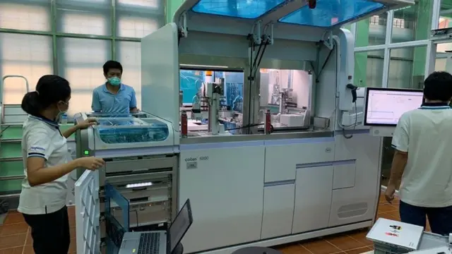 တစ်နေ့ လူတစ်ထောင်ကျော် ရောဂါပိုးရှိမရှိစစ်ပေးနိုင်တဲ့ ဒီစက်ကိုလာမယ့်ရက်ပိုင်းအတွင်း စသုံးတော့မှာဖြစ်ပါတယ်။