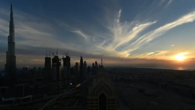 ఎత్తైన భవనాలు స్కై స్క్రాపర్స్ స్కై స్క్రాపర్ ఆకాశ హర్మ్యాలు