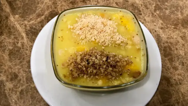 يبيع غوريم، وهو متجر حلويات قديم في إسطنبول، وصفة بسيطة من عاشوراء تعتمد على حساء أرميني بارد