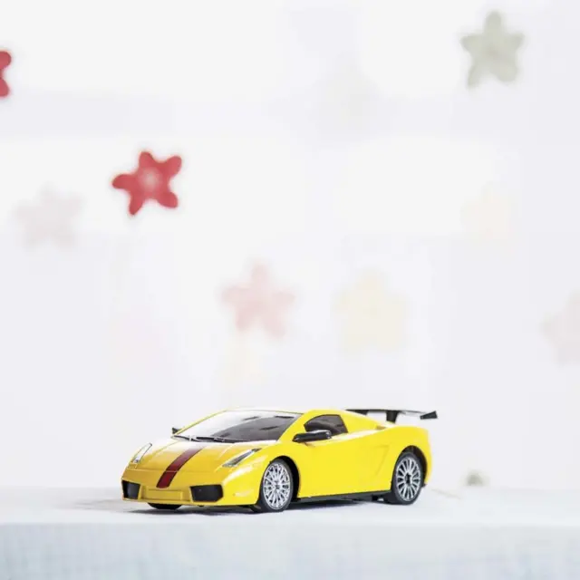 Coche a control remoto