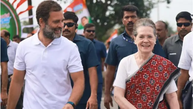 राहुल गांधी सोनिया गांधी