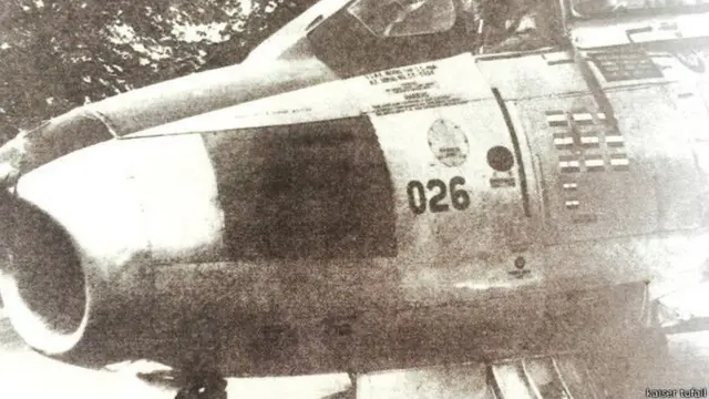 बीएस सिकंद इसी विमान को उड़ाकर पाकिस्तान एयरपोर्ट पर उतरे थे.