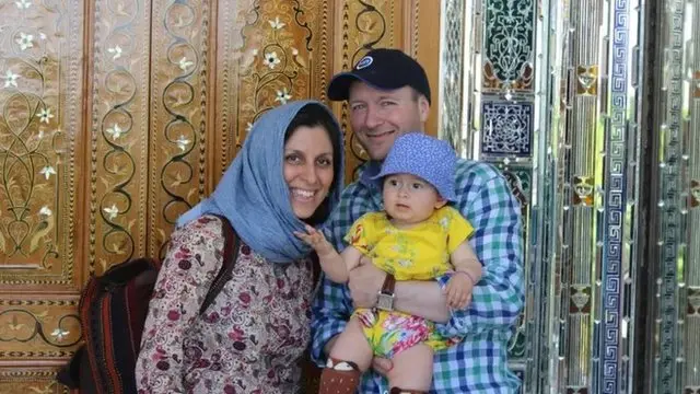 نازنین زاغری و همسر و فرزندش در ایران