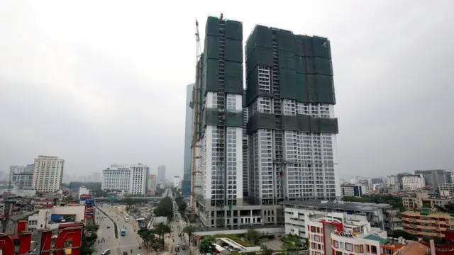 Khu chung cư cao cấp Vinhomes Metropolis đang được xây dựng trên khu 29 Liễu Giai
