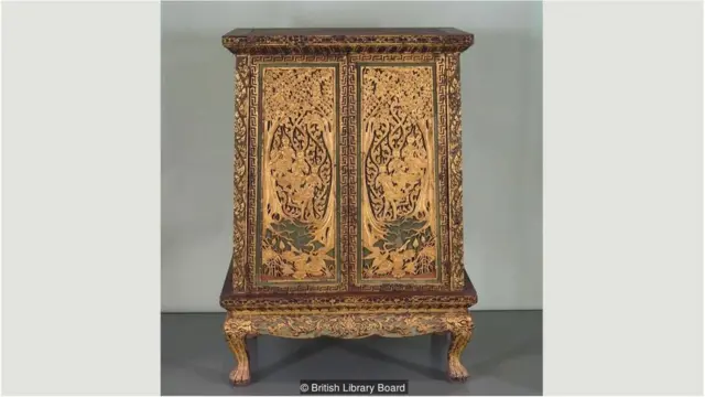 ตู้พระธรรมฝีมือการแกะไม้และลงรักปิดทองของช่างไทยในยุคคริสต์ศตวรรษที่ 19