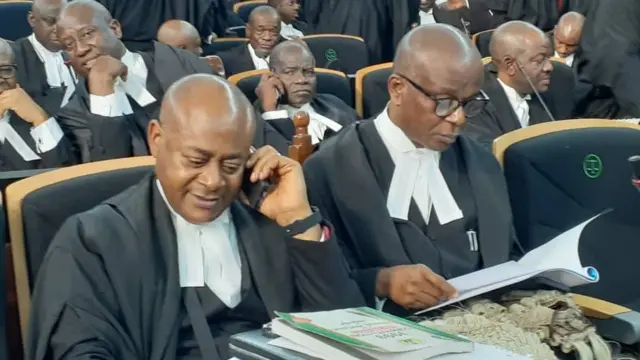 Ndị ọkaiwu jupụtara n' Ụlọikpe Kachasị