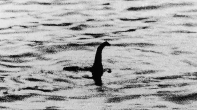 Foto mais famosa do que seria o "Monstro do Lago Ness"