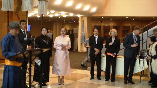 2019年内蒙古企业家在纽约联合国总部举行宣传蒙古传统语言文字活动