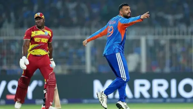 रहस्यमयी गेंदबाज़ कहलाने वाले वरुण चक्रवर्ती की गेंदबाज़ी का रहस्य नदारद है