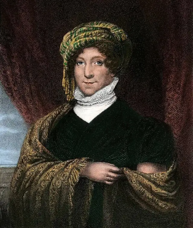 Pintura de uma mulher com um vestido preto e um turbante na cabeça