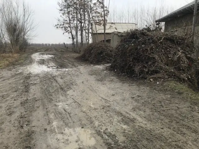 Egarchi qishlog‘ining ko‘chasi